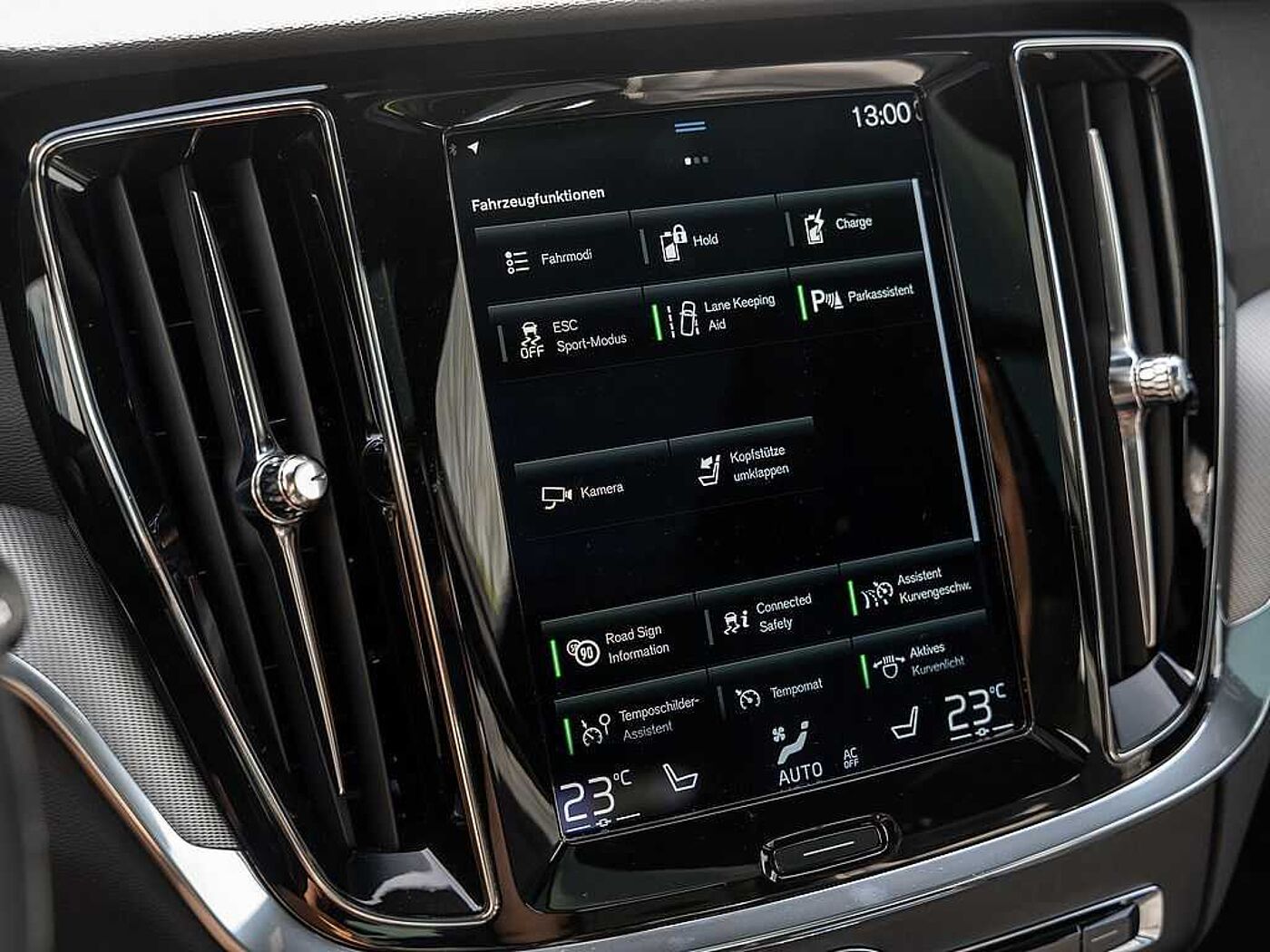 Volvo  T6 AWD Recharge Plus Dark
