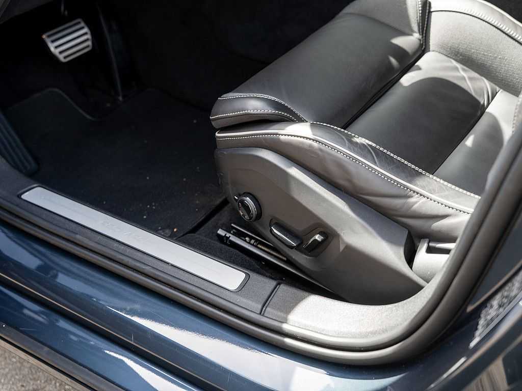 Volvo  T6 AWD Recharge Plus Dark
