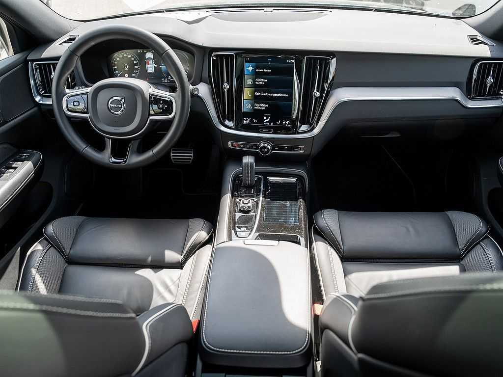 Volvo  T6 AWD Recharge Plus Dark