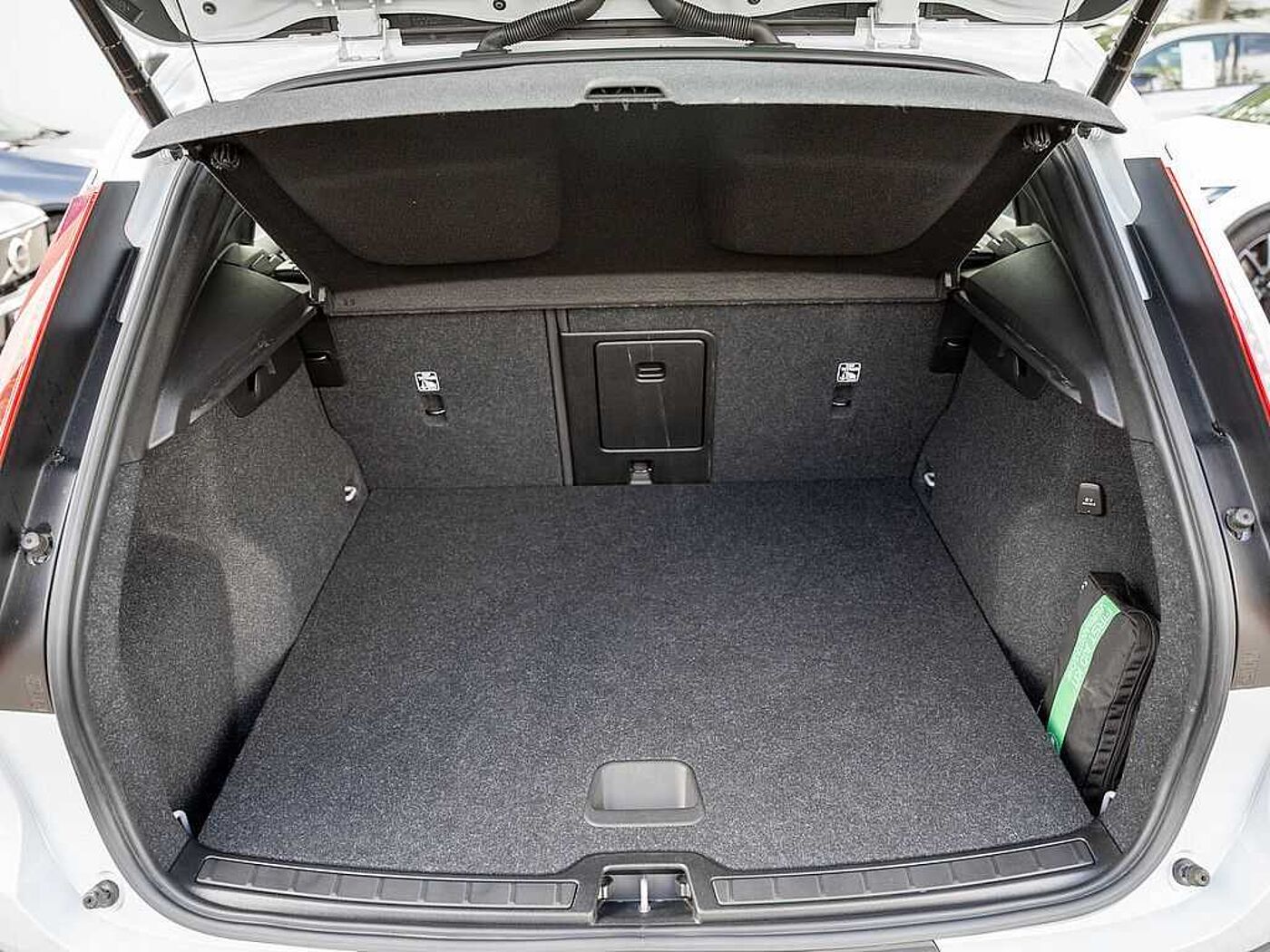 Volvo  T4 Inscription Expression Recharge