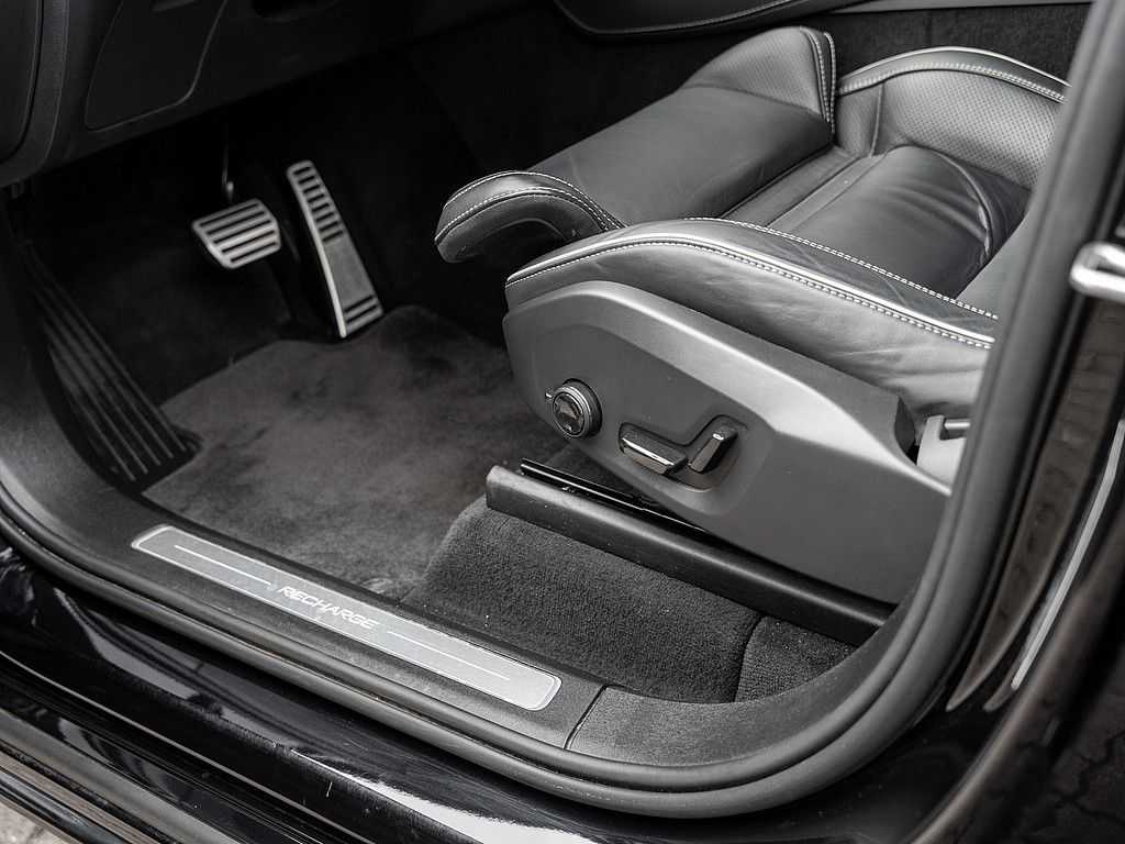 Volvo  T8 R Design Edition Recharge AWD