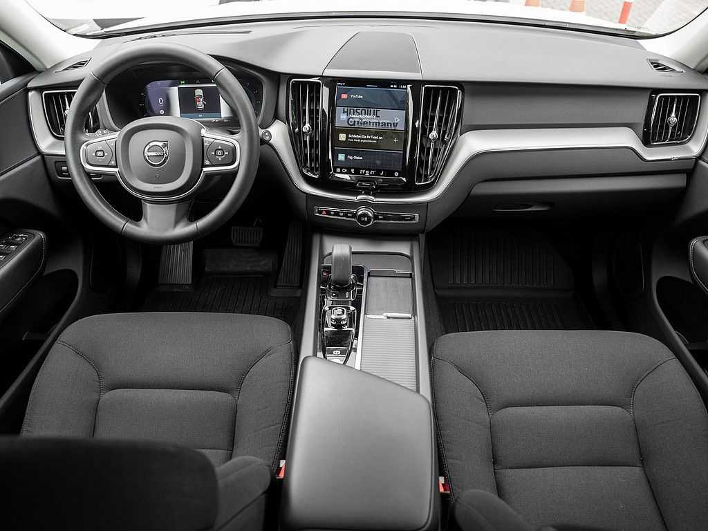 Volvo  B4 Momentum Pro AWD