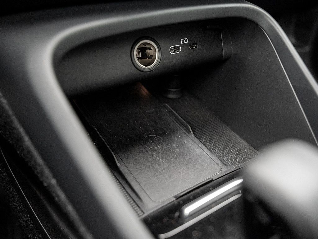 Volvo  Pro Recharge Pure Electric 2WD PANO 360°
