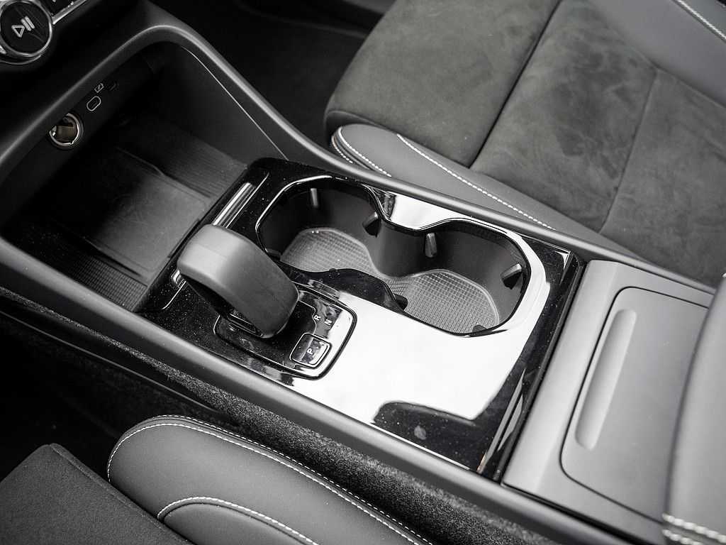 Volvo  Pro Recharge Pure Electric 2WD PANO 360°