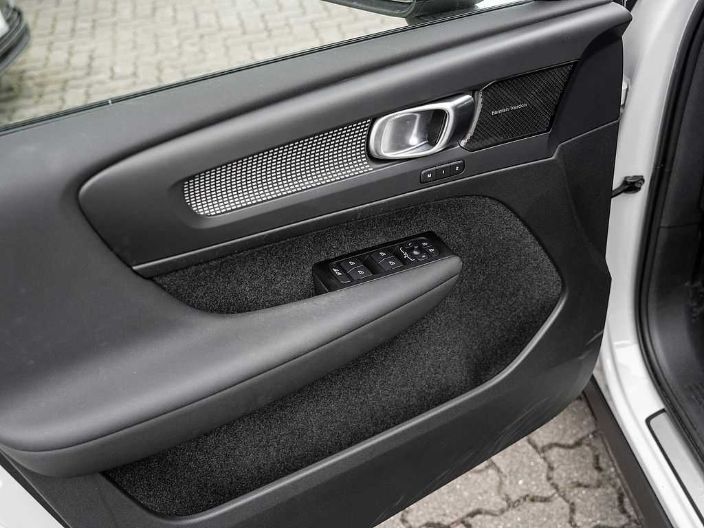 Volvo  Pro Recharge Pure Electric 2WD PANO 360°