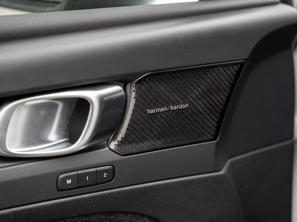 Volvo  Pro Recharge Pure Electric 2WD PANO 360°