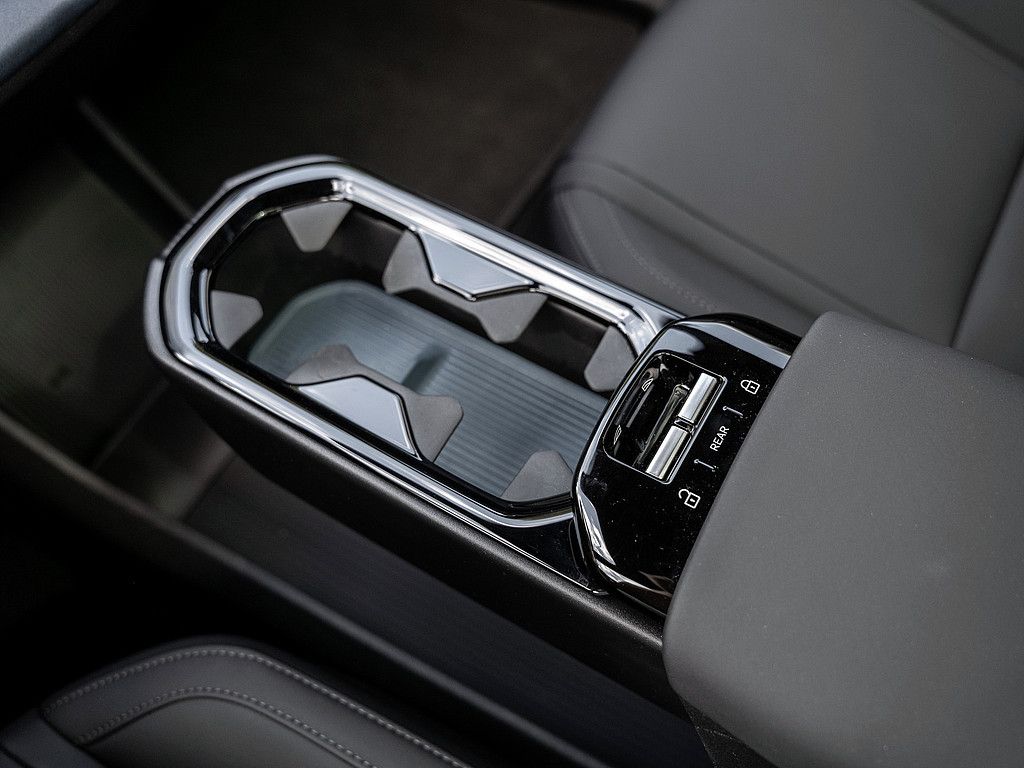 Volvo  Twin Engine Ultra
