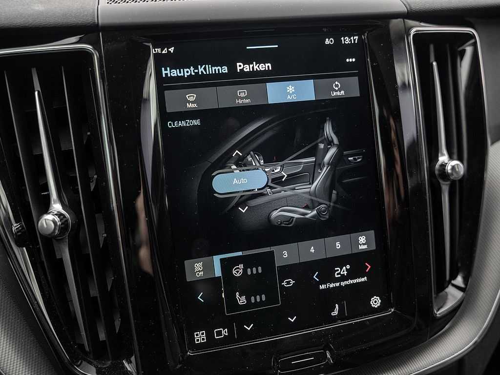 Volvo  T6 AWD Plus Dark