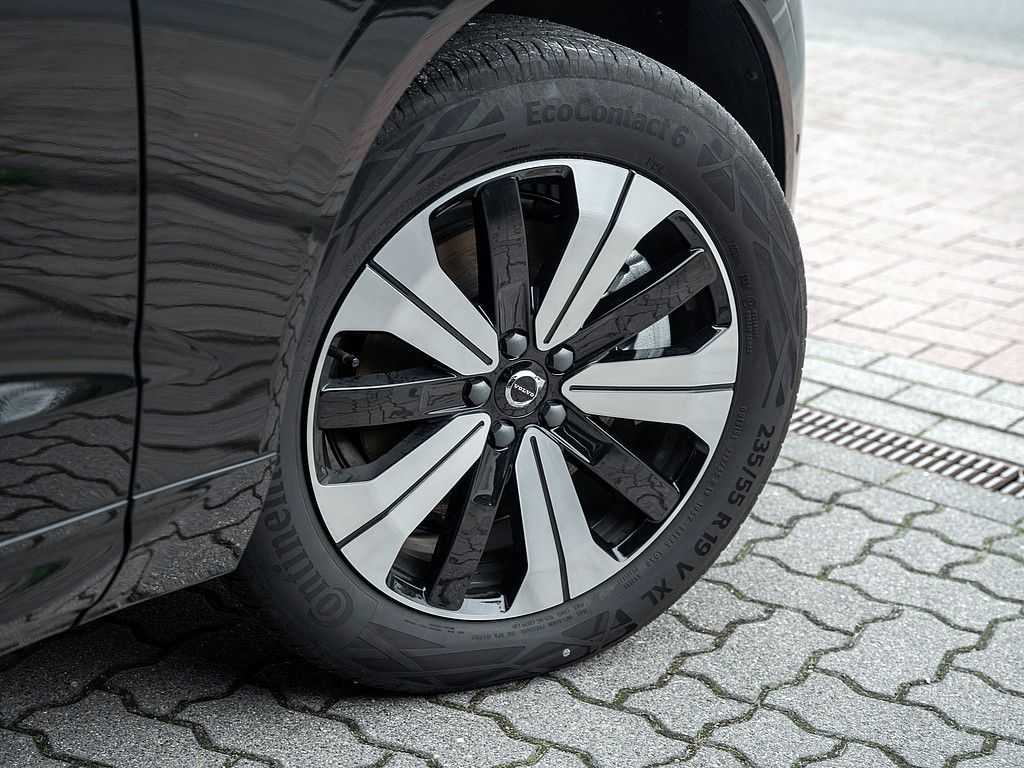 Volvo  T6 AWD Plus Dark