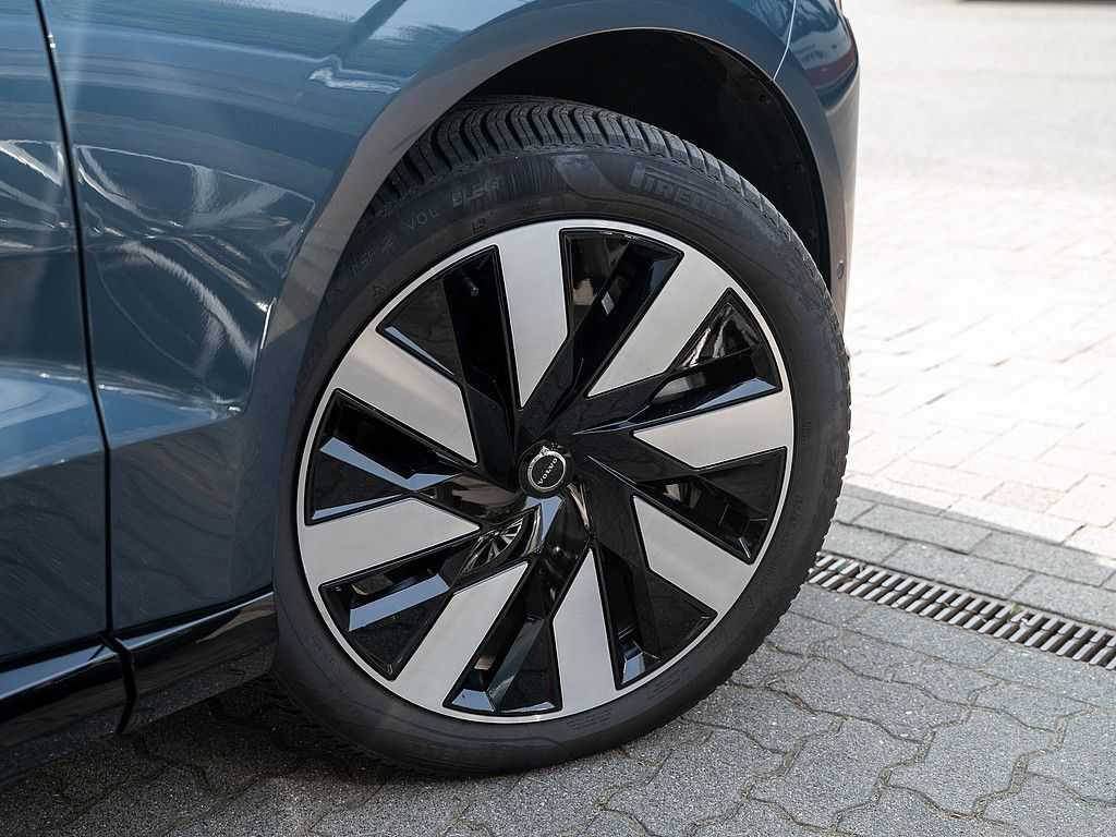 Volvo  Twin Engine Ultra