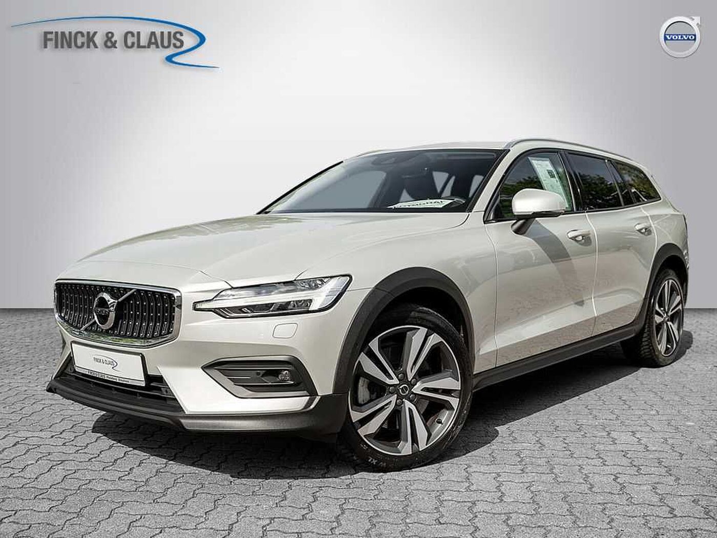 Volvo  CC Pro B5 AWD
