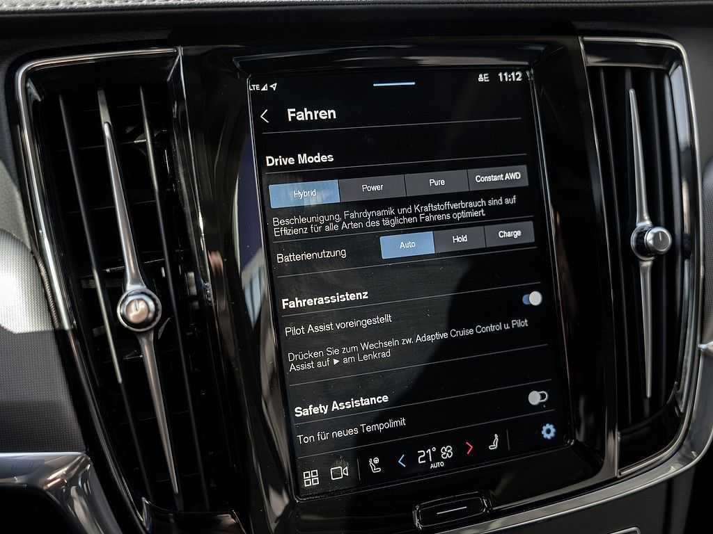 Volvo  T8 AWD Plus Dark