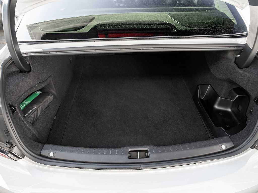 Volvo  T8 AWD Plus Dark