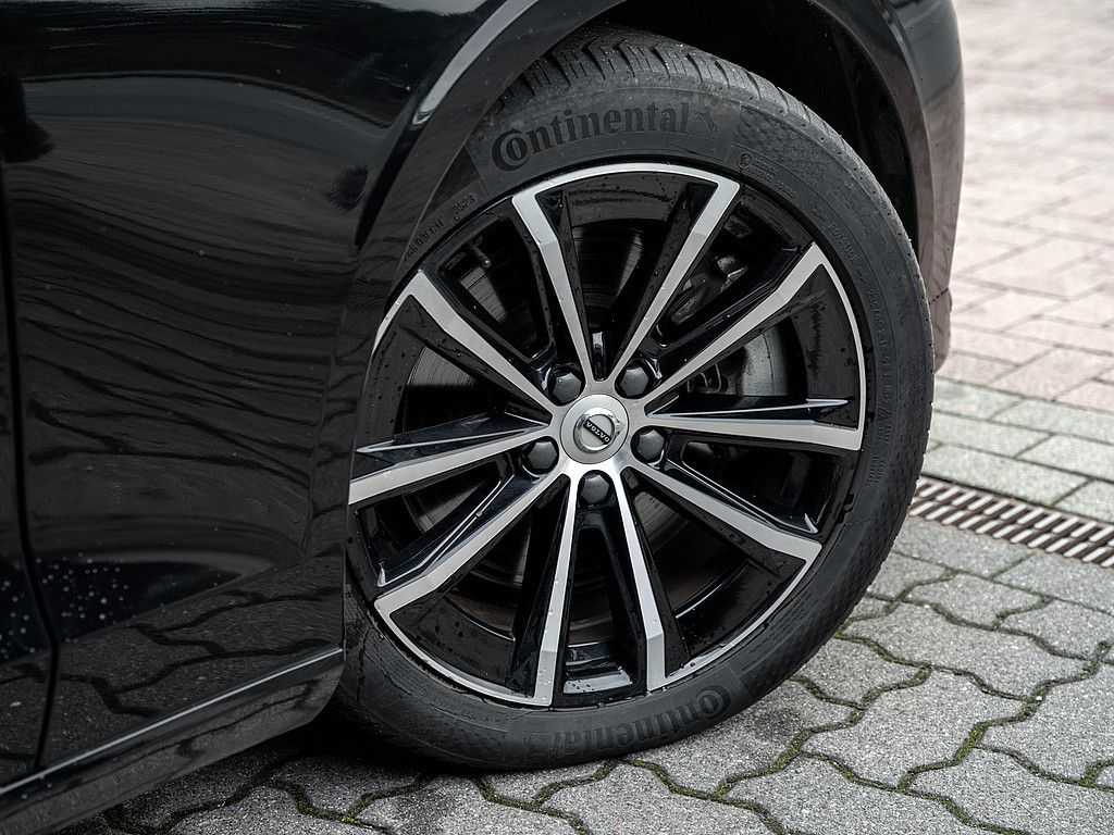 Volvo  T6 AWD Recharge Core