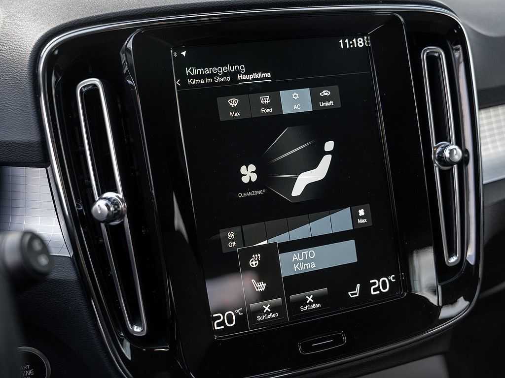 Volvo  T4 Recharge R Design Expression