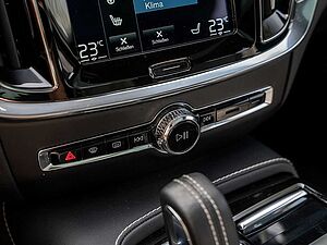 Volvo  T6 AWD Recharge Plus Dark