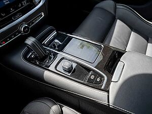 Volvo  T6 AWD Recharge Plus Dark