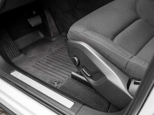 Volvo  B4 Momentum Pro AWD
