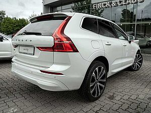 Volvo  B4 Momentum Pro AWD
