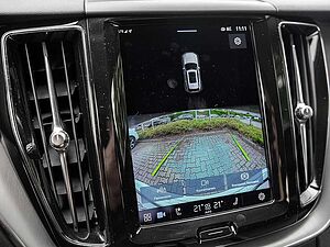 Volvo  B4 Momentum Pro AWD