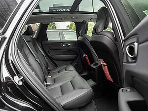 Volvo  T6 AWD Plus Dark