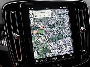 Volvo  B4 Ultimate Dark 2WD
