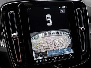 Volvo  B4 Ultimate Dark 2WD