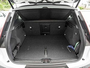 Volvo  B4 Ultimate Dark 2WD