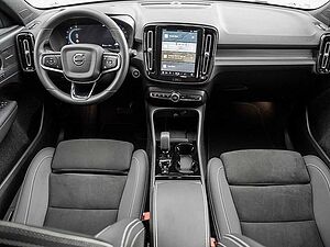 Volvo  B4 Ultimate Dark 2WD