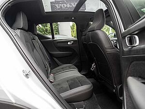 Volvo  Twin Motor Performance AWD Ultra Dark