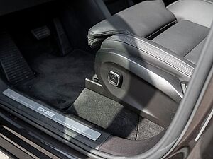 Volvo  Twin Engine Ultra HUD PANO 360° 7-SITZER