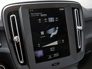 Volvo  T3 Momentum Pro