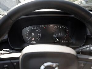 Volvo  T3 Momentum Pro