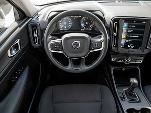 Volvo  T2 Momentum Core