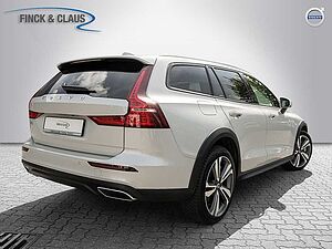Volvo  CC Pro B5 AWD