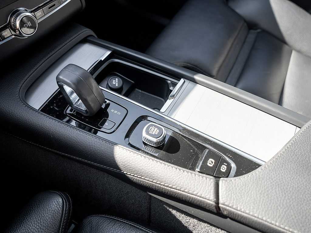 Volvo  T8 AWD Inscription Expression