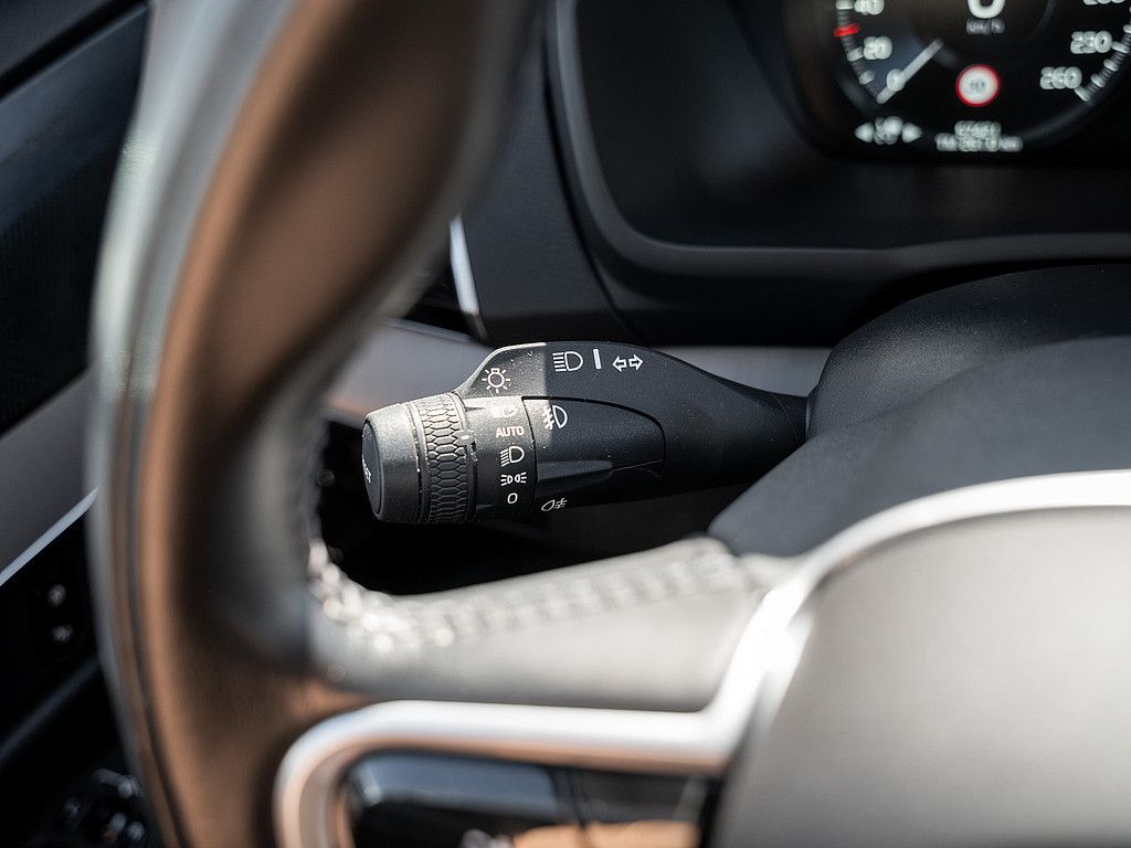 Volvo  T8 AWD Inscription Expression
