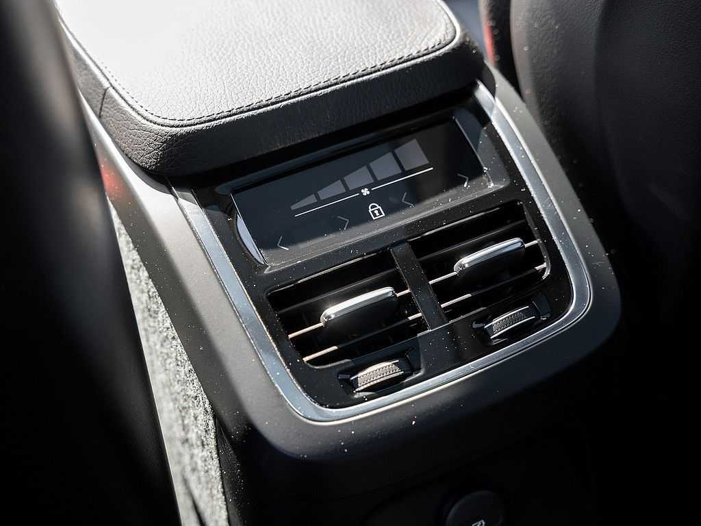 Volvo  T8 AWD Inscription Expression