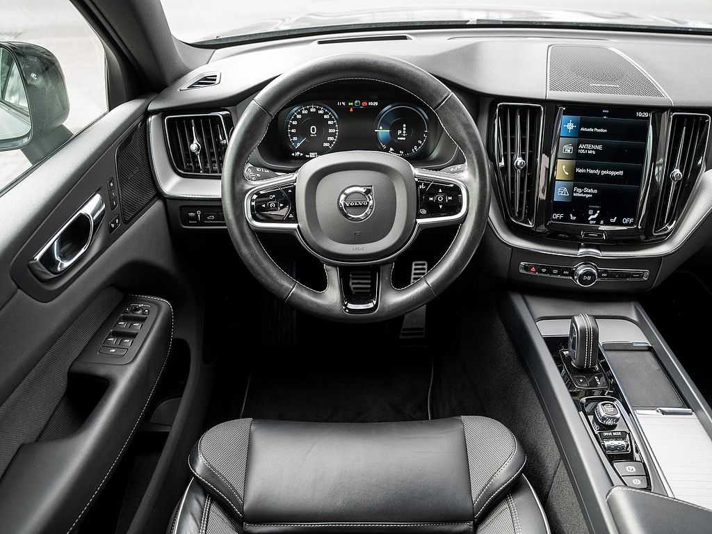 Volvo  T8 AWD R-Design
