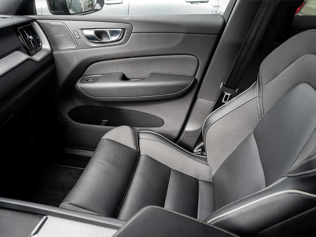 Volvo  T8 AWD R-Design