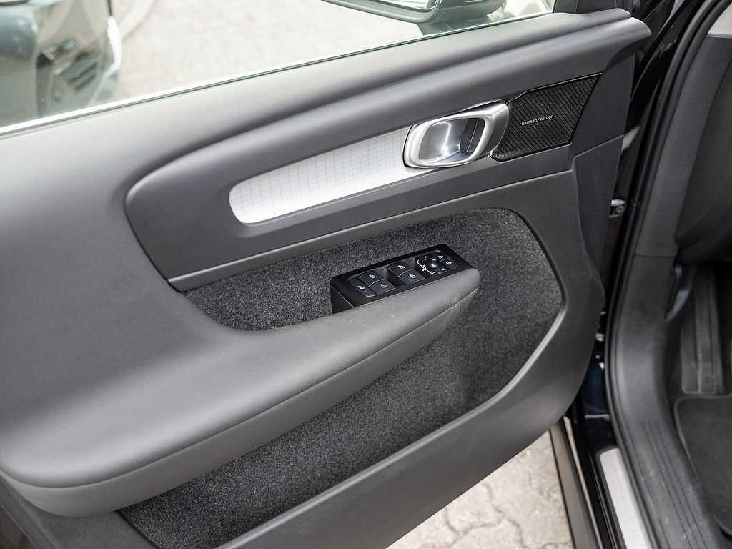 Volvo  T4 Recharge Inscription Expression
