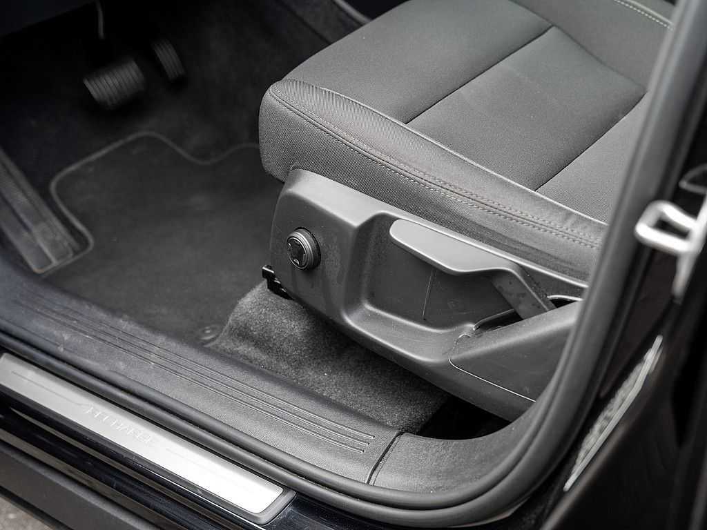 Volvo  T4 Recharge Inscription Expression