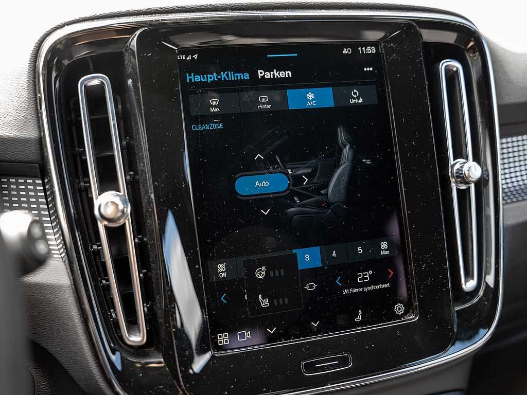 Volvo  Core Recharge Pure Electric 2WD