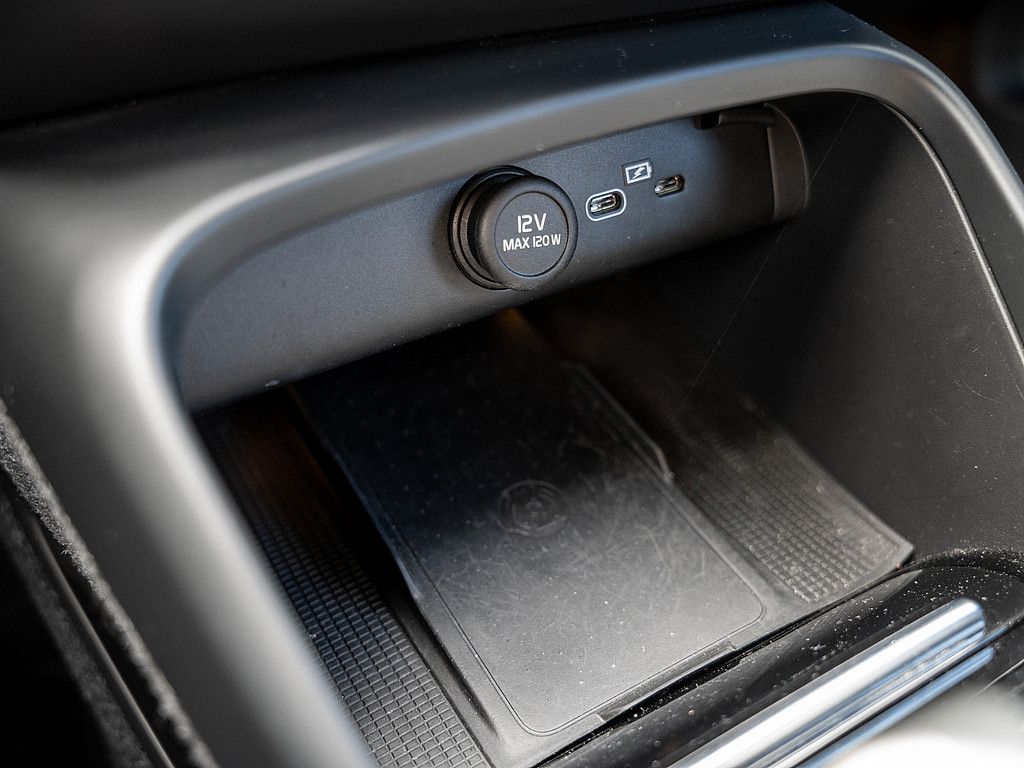Volvo  Core Recharge Pure Electric 2WD
