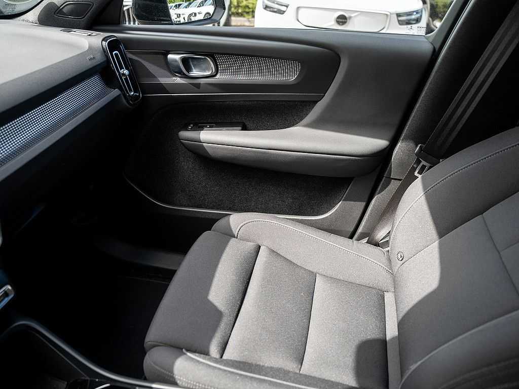 Volvo  Core Recharge Pure Electric 2WD