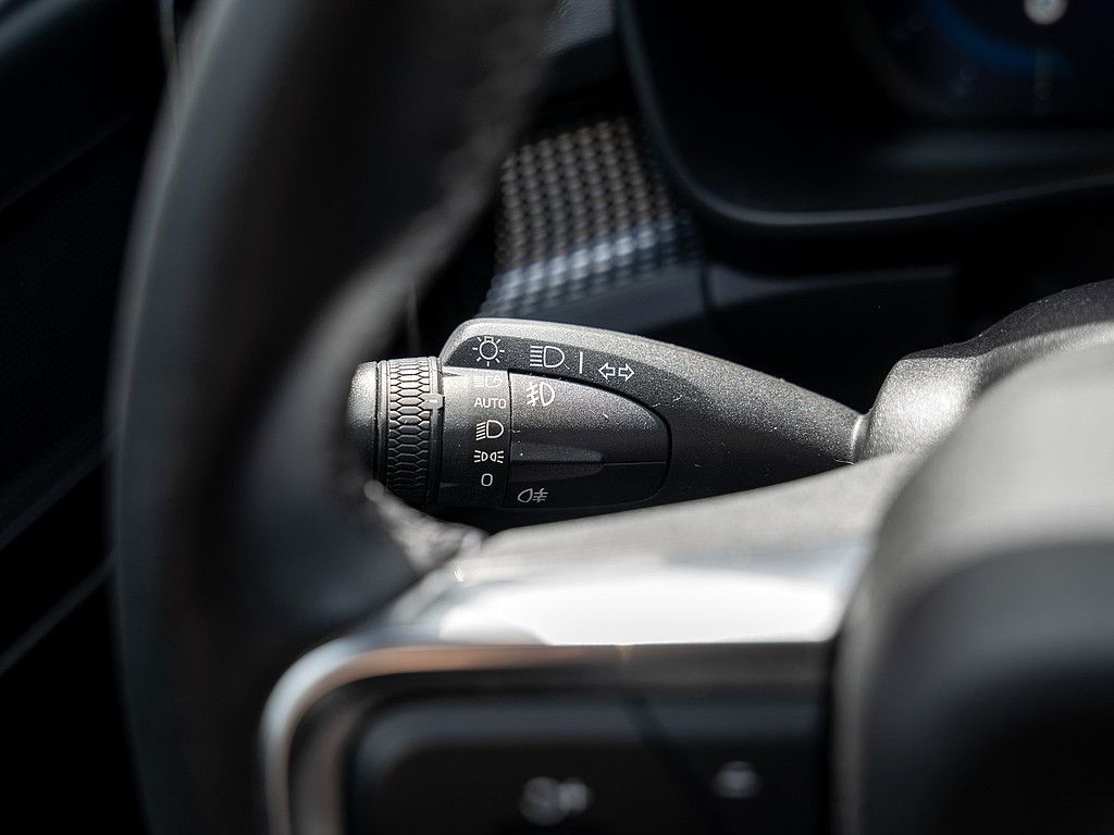 Volvo  Core Recharge Pure Electric 2WD