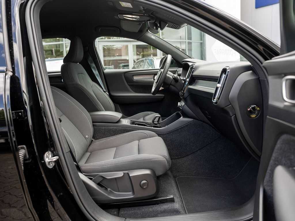 Volvo  Core Recharge Pure Electric 2WD