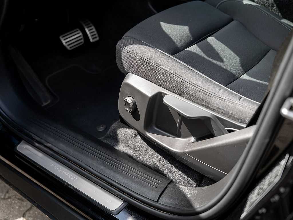 Volvo  Core Recharge Pure Electric 2WD