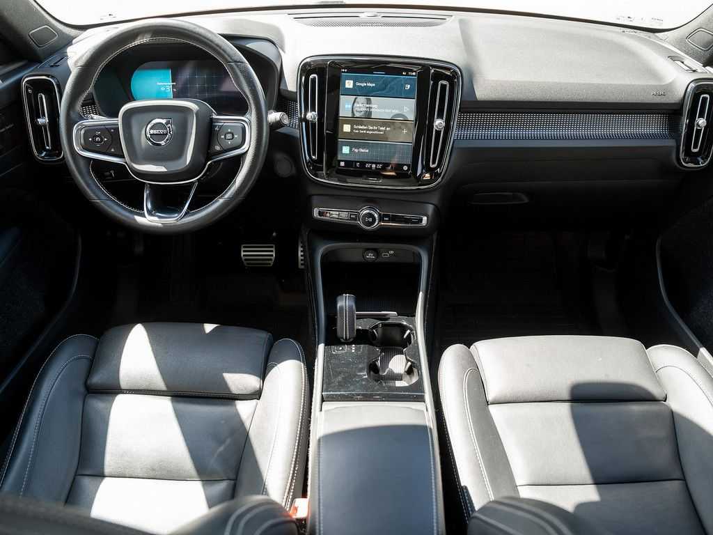 Volvo  R Design Recharge Pure Electric AWD