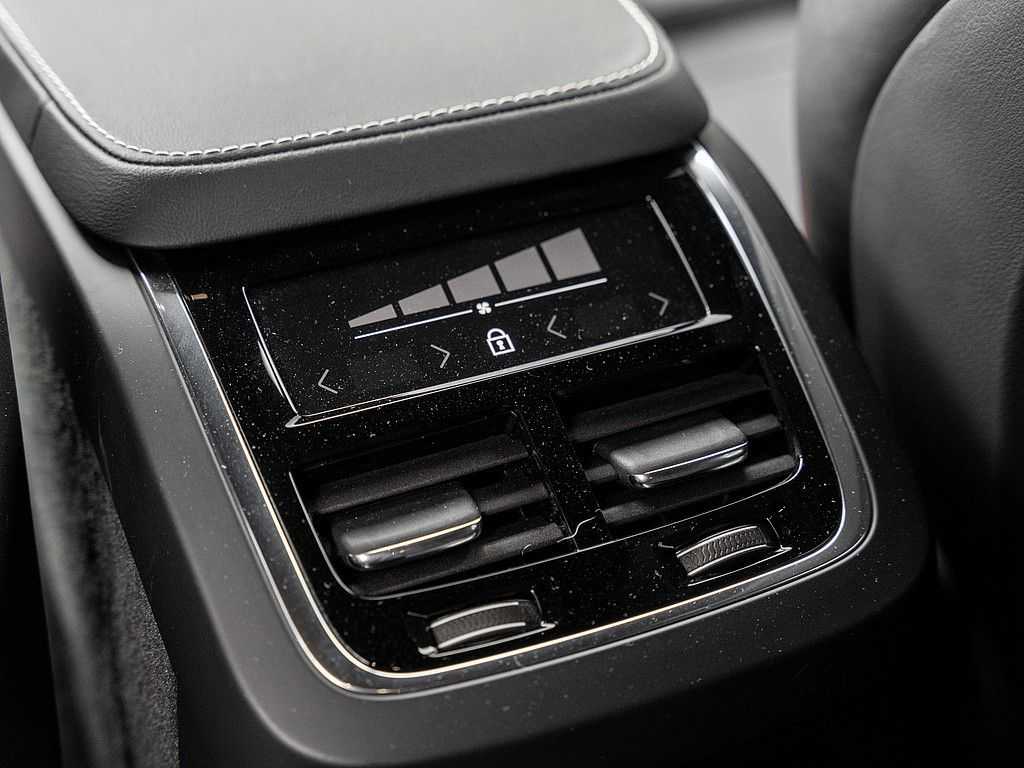 Volvo  T8 R Design Edition Recharge AWD